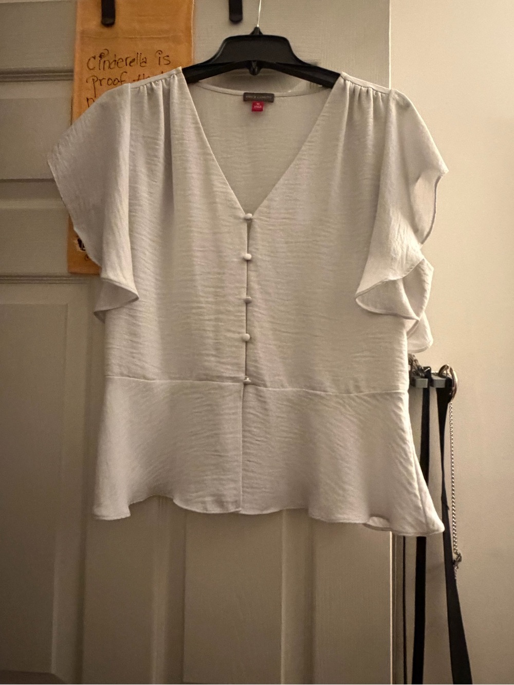 Vince Camuto White V-Neck Button Flutter Sleeve Blouse